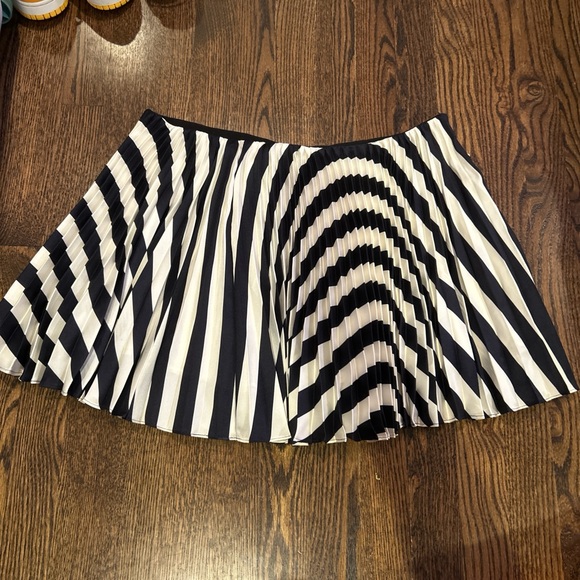 MONSE striped accordion skirt

Size 14

Send offers - Picture 1 of 2
